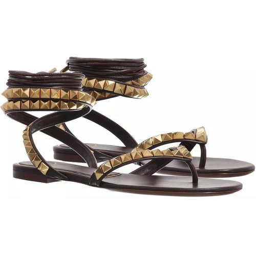 Sandalen & Sandaletten - Rockstud No Limit Flat Thong Sandals - Gr. 36 (EU) - in - für Damen - Valentino Garavani - Modalova