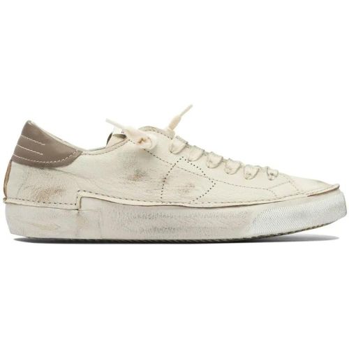 Low-Top Sneaker - Distressed Off-White Leather Sneakers With Brown A - Gr. 45 (EU) - in - für Damen - Philippe Model - Modalova