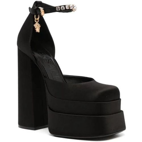 Pumps & High Heels - Aevitas' Black Pumps With Medusa Charm And Platfor - Gr. 40 (EU) - in - für Damen - Versace - Modalova