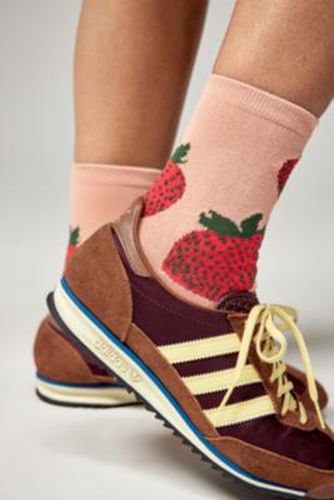 Strawberry Socks - Peach at Urban Outfitters - BAGGU - Modalova