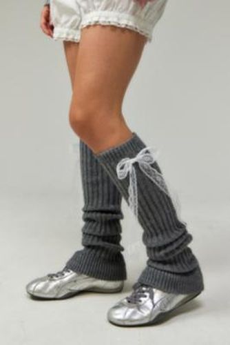 Inez Slouchy Bow Leg Warmers - at Urban Outfitters - Out From Under - Modalova