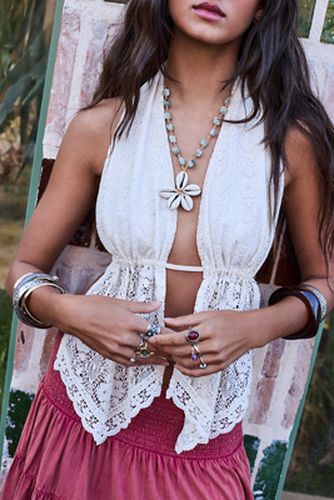 Rowan Lace Halter Top - S at Urban Outfitters - Silence + Noise - Modalova