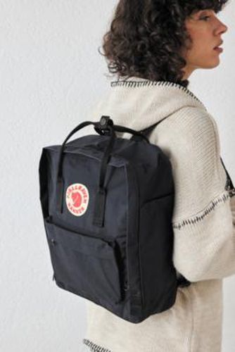 Kanken Backpack - Black L: 38cm x W: 27cm x D: 13cm at Urban Outfitters - Fjallraven - Modalova