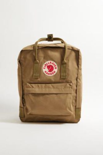 Kanken Backpack - L: 38cm x W: 27cm x D: 13cm at Urban Outfitters - Fjallraven - Modalova