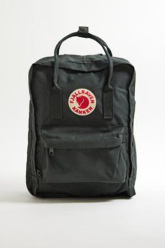 Kanken Backpack - Khaki L: 38cm x W: 27cm x D: 13cm at Urban Outfitters - Fjallraven - Modalova