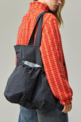 UO Check Nylon Tote Bag - Grey ALL at - Urban Outfitters - Modalova