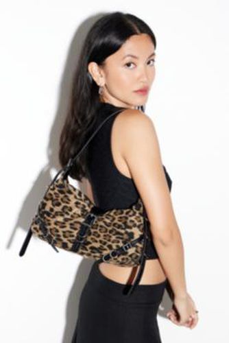 UO Hayden Faux Fur Leopard Bag - Brown at - Urban Outfitters - Modalova