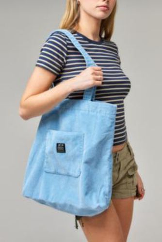UO Corduroy Pocket Oversized Tote Bag - Sky 13cm x H: 36cm x W: 33cm at - Urban Outfitters - Modalova