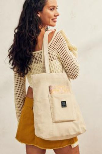 UO Corduroy Pocket Tote Bag - 12cm x H: 38cm x W: 33cm at - Urban Outfitters - Modalova
