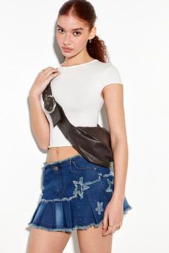 UO Leather Buckle Crossbody Sling Bag - Brown at - Urban Outfitters - Modalova