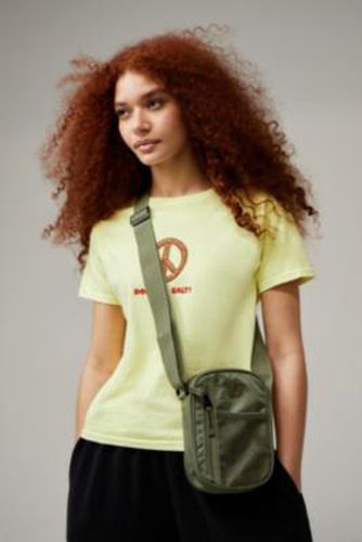 Opp Core Crossbody Bag - Khaki at Urban Outfitters - New Balance - Modalova