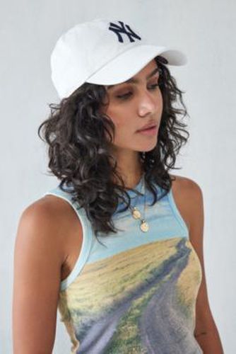 Brand NY Yankees White Clean Up Cap - White at - Urban Outfitters - Modalova