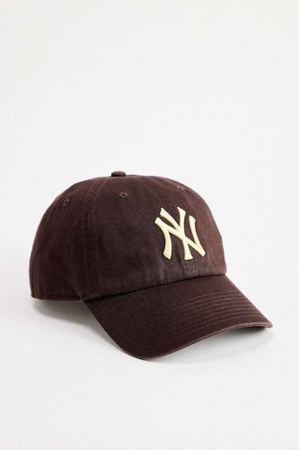 Casquette UO Exclusive NY Yankees Clean Up '47 Brand par '47 Brand en taille: TAILLE UNIQUE - ’47 Brand - Modalova