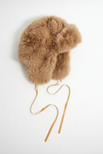 UO Lilah Fur Trapper Hat - Honey at - Urban Outfitters - Modalova