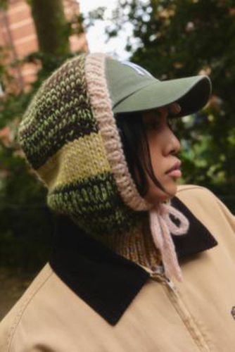 Mixed Yarn Knit Hood - Green at Urban Outfitters - Kimchi Blue - Modalova