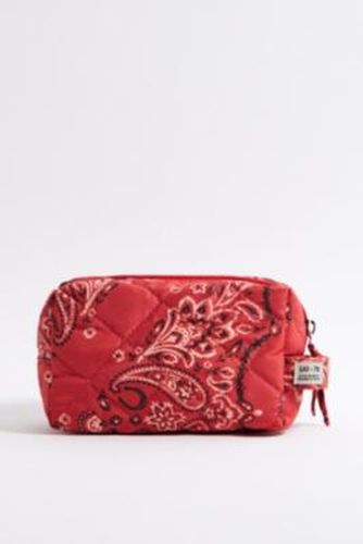 Bandana Print Quilted Makeup Bag - ALL at - Urban Outfitters - Modalova