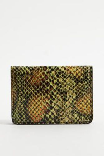 UO Snake Cardholder - Green at - Urban Outfitters - Modalova