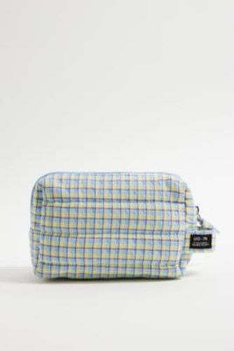 Gingham Makeup Bag - Blue ALL at - Urban Outfitters - Modalova