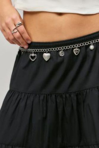 UO Bianca Charm Chain Belt - at - Urban Outfitters - Modalova