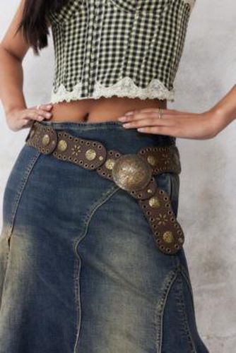 UO Faux Leather Oval Link Concho Belt - S/M at - Urban Outfitters - Modalova