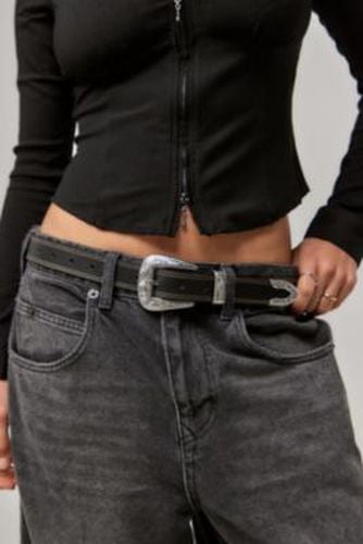 UO Cassidy Stitched Leather Western Belt - M/L at - Urban Outfitters - Modalova