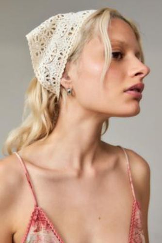UO Open Stitch Headscarf - Cream at - Urban Outfitters - Modalova