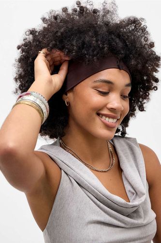 Wide Plain Headband - at - Urban Outfitters - Modalova
