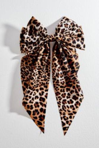 Oversized Bow Hair Clip - Brown at - Urban Outfitters - Modalova