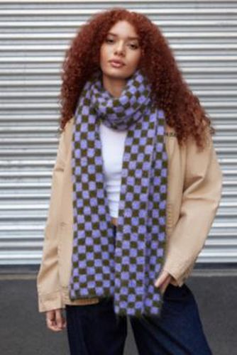 UO Fuzzy Check Scarf - at - Urban Outfitters - Modalova