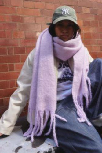 UO Tia Blanket Scarf - Lilac at - Urban Outfitters - Modalova