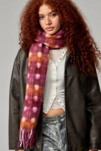 Window Check Blanket Scarf - Pink at - Urban Outfitters - Modalova