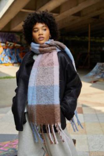 Devon Checked Recycled Blanket Scarf - at - Urban Outfitters - Modalova