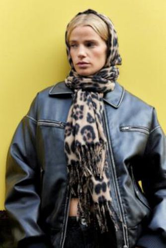 UO Leopard Print Woven Scarf - at - Urban Outfitters - Modalova