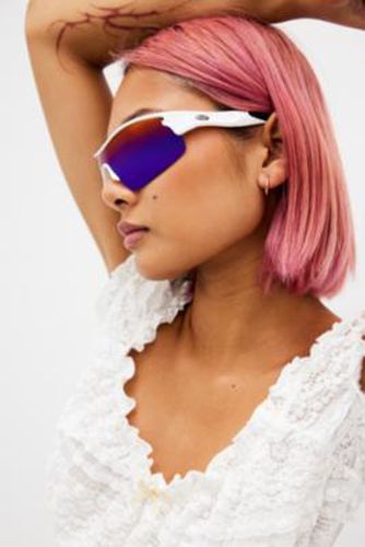 Iets frans. Fergie Sports Visor Sunglasses - White at Urban Outfitters - iets frans... - Modalova