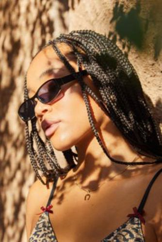 UO Josephine Skinny Oval Sunglasses - Black at - Urban Outfitters - Modalova
