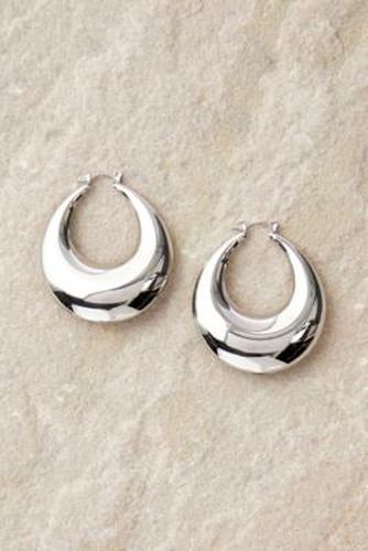 XL Tapered Hoop Earrings - Silver at Urban Outfitters - Silence + Noise - Modalova