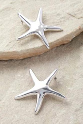 Jennifer Star Earrings - Silver at Urban Outfitters - Eyland - Modalova