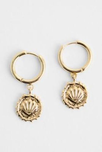 Shell Stamped Coin Hoop Earrings - at Urban Outfitters - Silence + Noise - Modalova