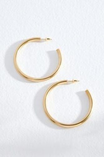 Lauren Hoop Earrings - Gold at Urban Outfitters - Lucky Eleven - Modalova