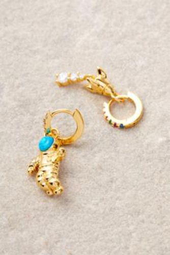 Astrogal Hoop Earrings - Gold at Urban Outfitters - July Child - Modalova
