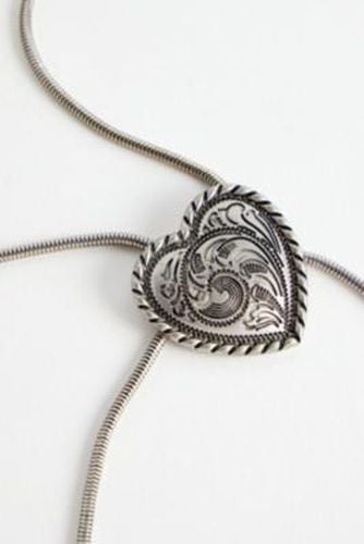 UO Etched Heart Bolo Necklace - at - Urban Outfitters - Modalova