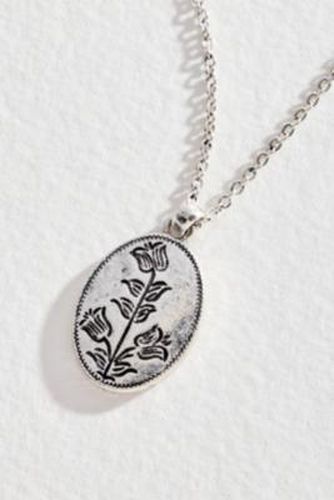 Floral Etched Pendant Necklace - at Urban Outfitters - Silence + Noise - Modalova