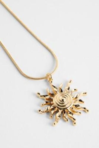 UO Sun Swirl Pendant Necklace - at - Urban Outfitters - Modalova