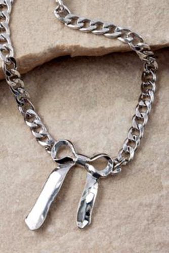 Chunky Bow Chain Necklace - Silver at Urban Outfitters - Silence + Noise - Modalova