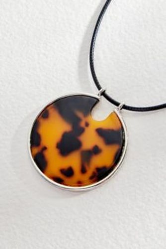 Tortoiseshell Pendant Choker - at - Urban Outfitters - Modalova