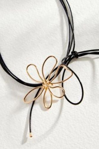 Metal Petal Shoelace Choker - at Urban Outfitters - Silence + Noise - Modalova