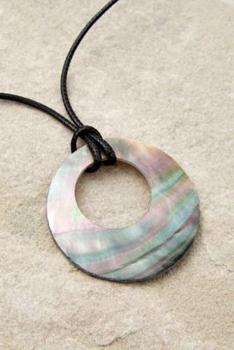Statement Shell Cord Necklace at Urban Outfitters - Silence + Noise - Modalova