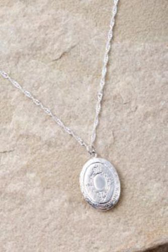 Oval Locket Necklace - Silver at Urban Outfitters - Silence + Noise - Modalova