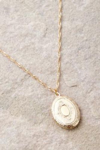 Oval Locket Necklace - Gold at Urban Outfitters - Silence + Noise - Modalova