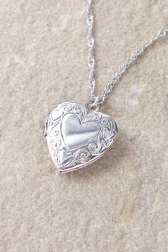 Heart Locket Necklace - Silver at Urban Outfitters - Silence + Noise - Modalova